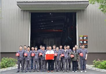  五四青年 | 與時(shí)間賽跑，讓機(jī)器也有溫度——制造二部喜獲長沙高新區(qū)“工人先鋒號”