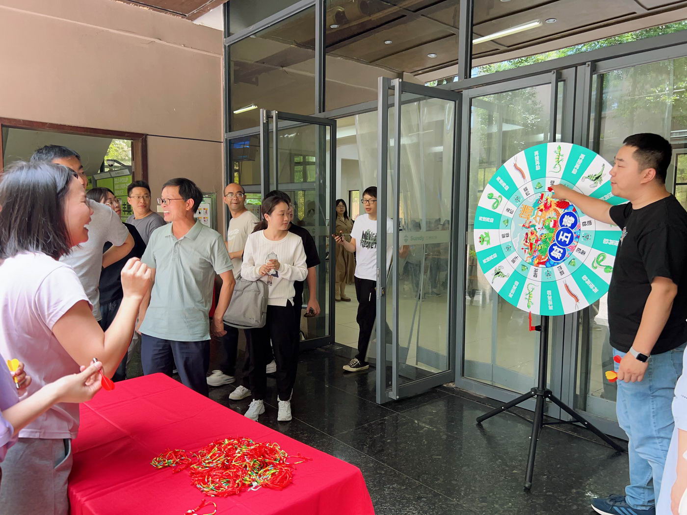 端午飛鏢大挑戰(zhàn)！靶盤(pán)上的五毒大作戰(zhàn)，太燃了！